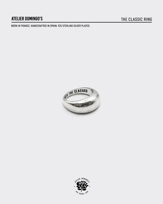 Atelier Domingo's Classic ring. This silver-plated ring is unisex and have a timeless design.