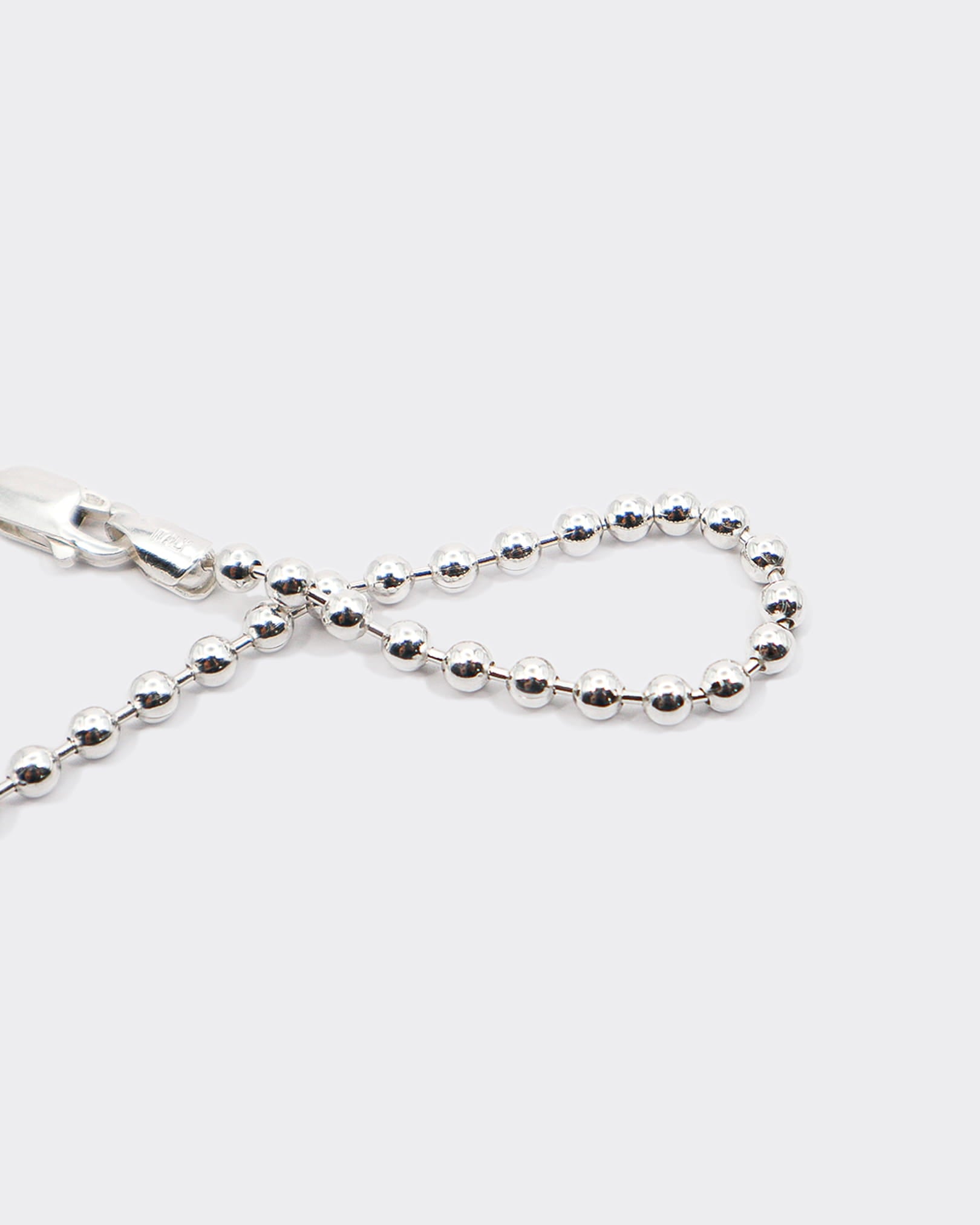 The beads bracelet is an elegant and unisex piece of jewelry, crafted in Italy and made of 925 Sterling Silver. Every jewelry is designed by Atelier Domingo's in France and is made to be worn by both men and women.