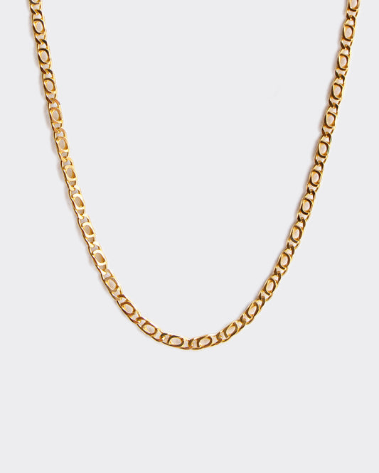The Cartridge Chain is an elegant and unisex piece of jewelry, crafted in Italy and made of 925 Sterling Silver with a high-quality 18 karat gold plating. Every jewelry is designed by Atelier Domingo's in France and is made to be worn by both men and women.