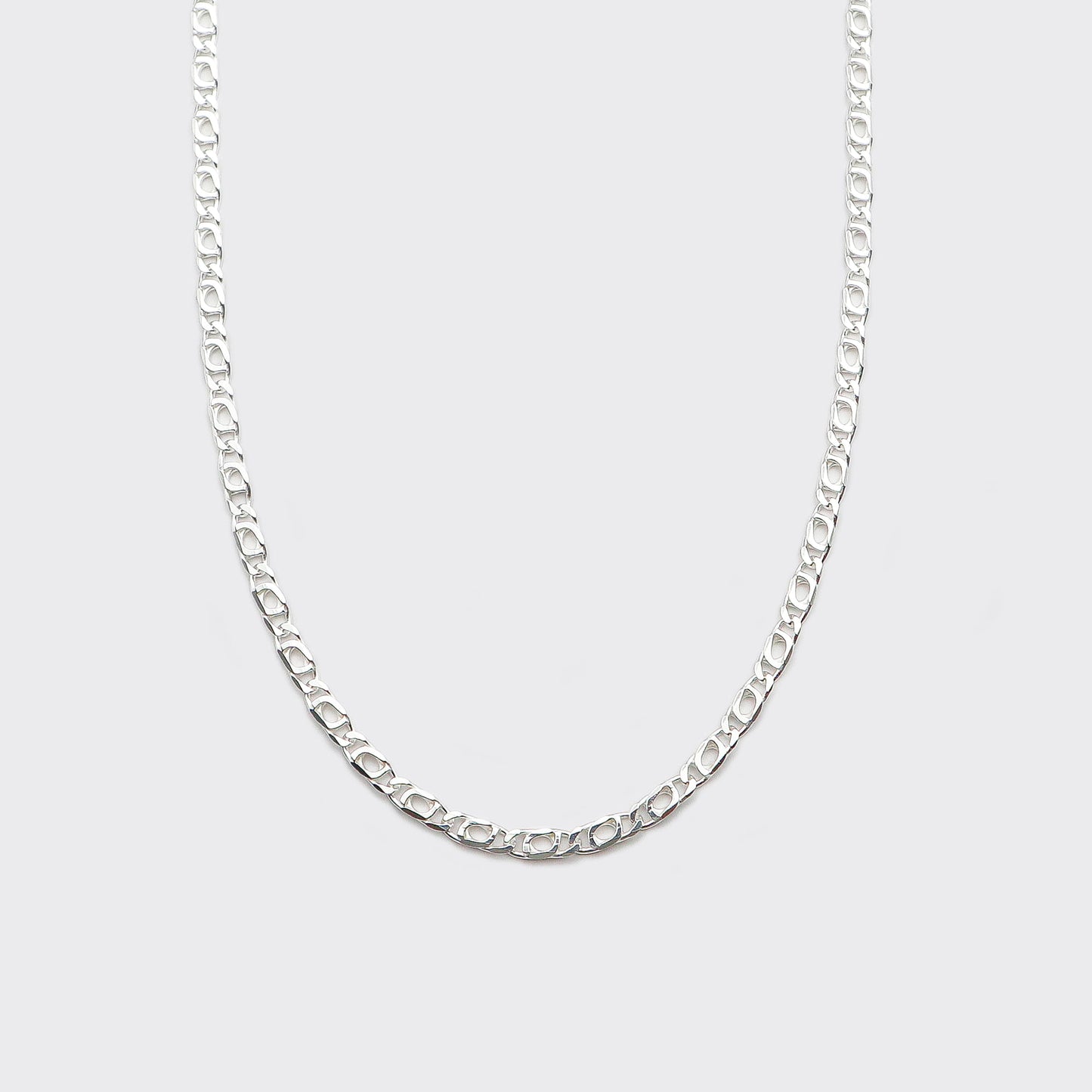 The Cartridge chain is an elegant and unisex piece of jewelry, crafted in Italy and made of 925 Sterling Silver. Every jewelry is designed by Atelier Domingo's in France and is made to be worn by both men and women.