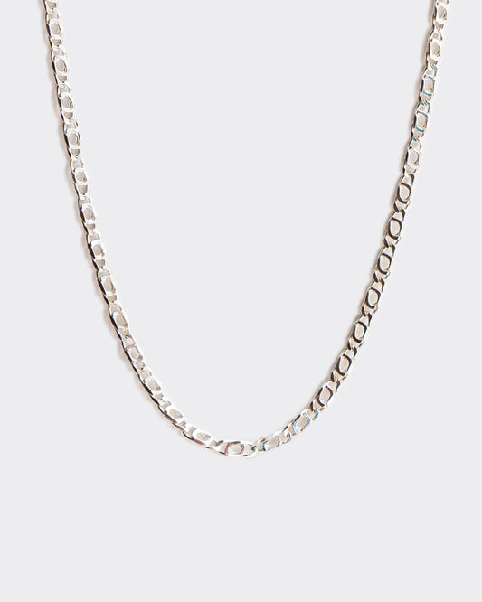 The Cartridge chain is an elegant and unisex piece of jewelry, crafted in Italy and made of 925 Sterling Silver. Every jewelry is designed by Atelier Domingo's in France and is made to be worn by both men and women.