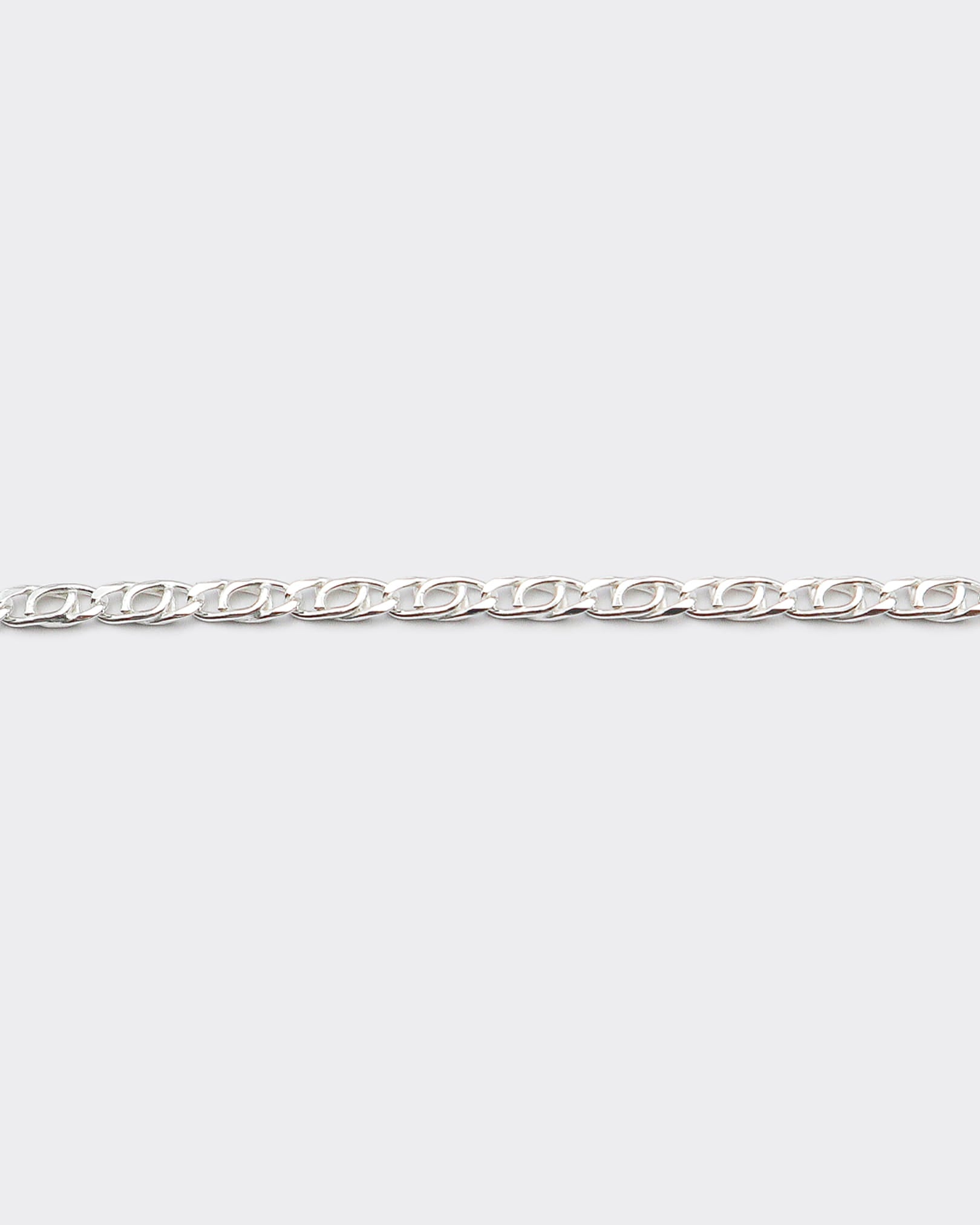 The Cartridge chain is an elegant and unisex piece of jewelry, crafted in Italy and made of 925 Sterling Silver. Every jewelry is designed by Atelier Domingo's in France and is made to be worn by both men and women.