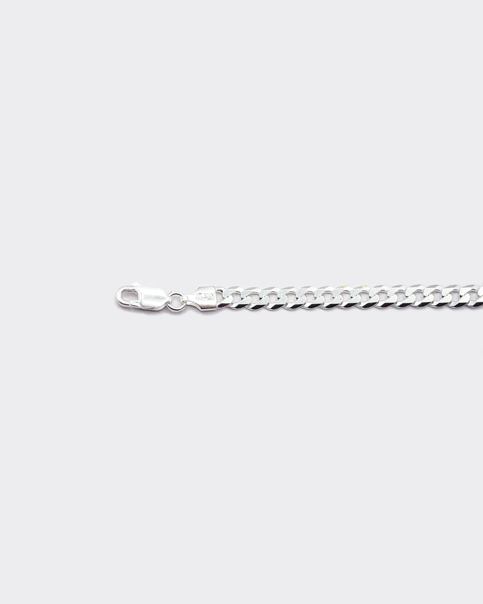 The Cuban bracelet is made of 925 sterling silver. The bracelet is handcrafted in Italy and made for both men and women.