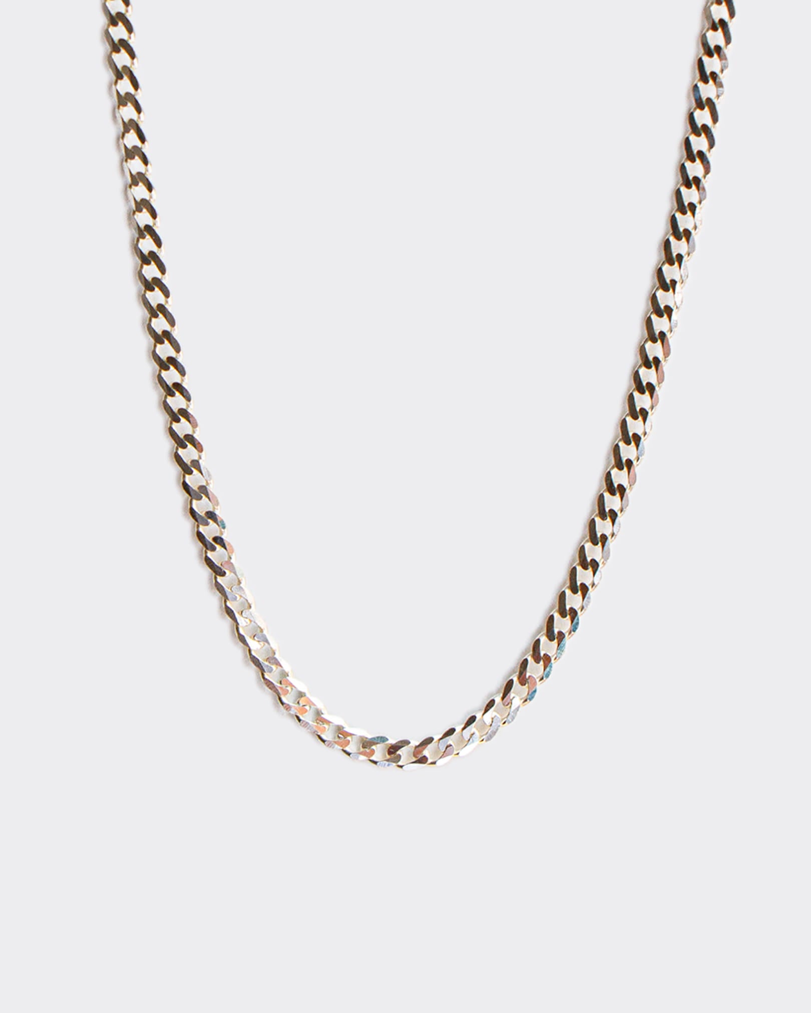 The Cuban chain is an elegant and unisex piece of jewelry, crafted in Italy and made of 925 Sterling Silver. Every jewelry is designed by Atelier Domingo's in France and is made to be worn by both men and women.