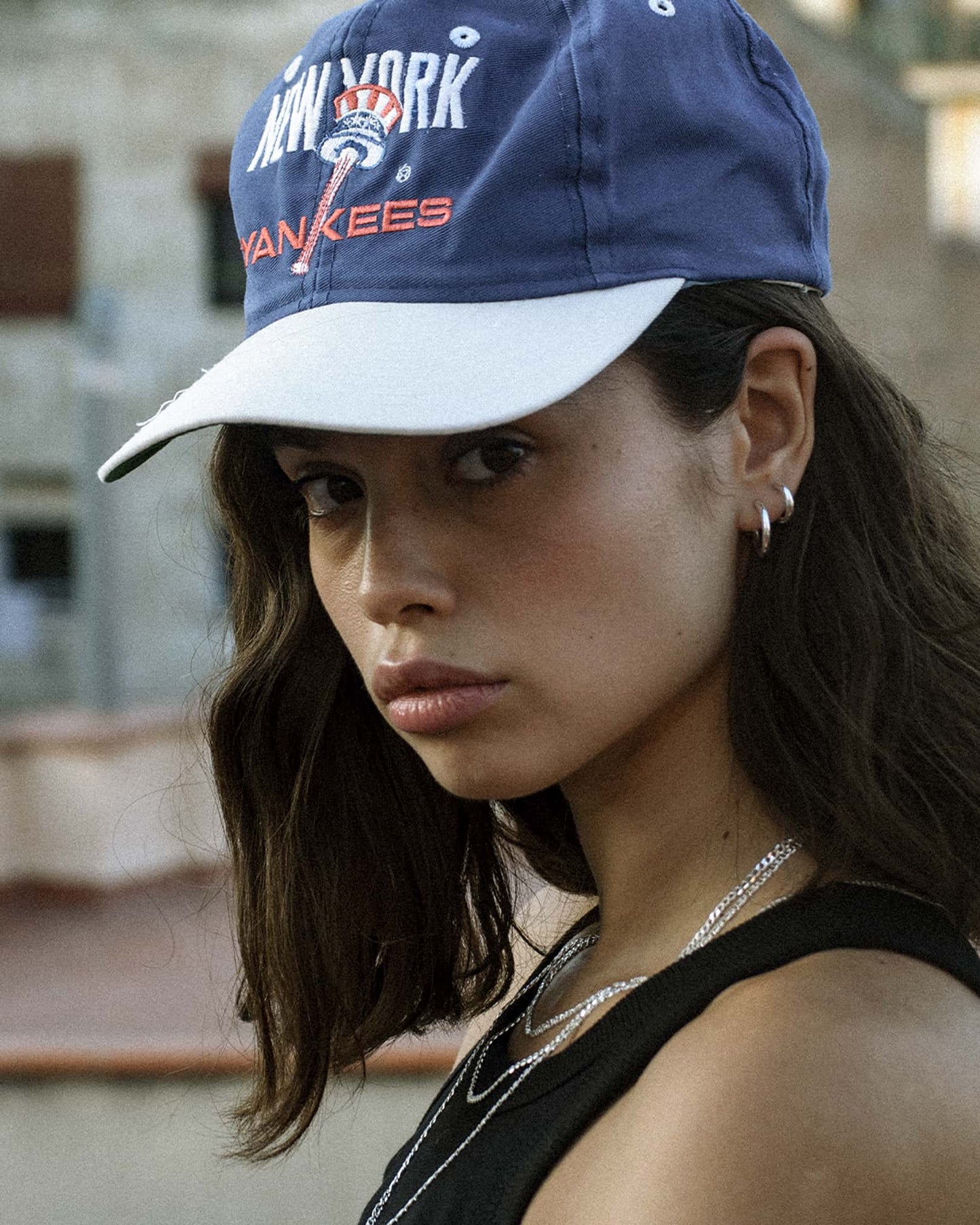 The Hoop 23 is a unisex, timeless and elegant earring designed by Atelier Domingo's. It is crafted in Italy and made of solid 925 Sterling silver. It is a tribute to the famous number 23 of the Chicago Bulls. It is made to be worn every day, by men and women.