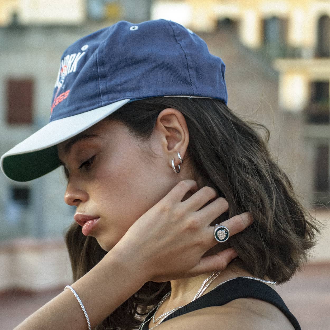 The Hoop 23 is a unisex, timeless and elegant earring designed by Atelier Domingo's. It is crafted in Italy and made of solid 925 Sterling silver. It is a tribute to the famous number 23 of the Chicago Bulls. It is made to be worn every day, by men and women.