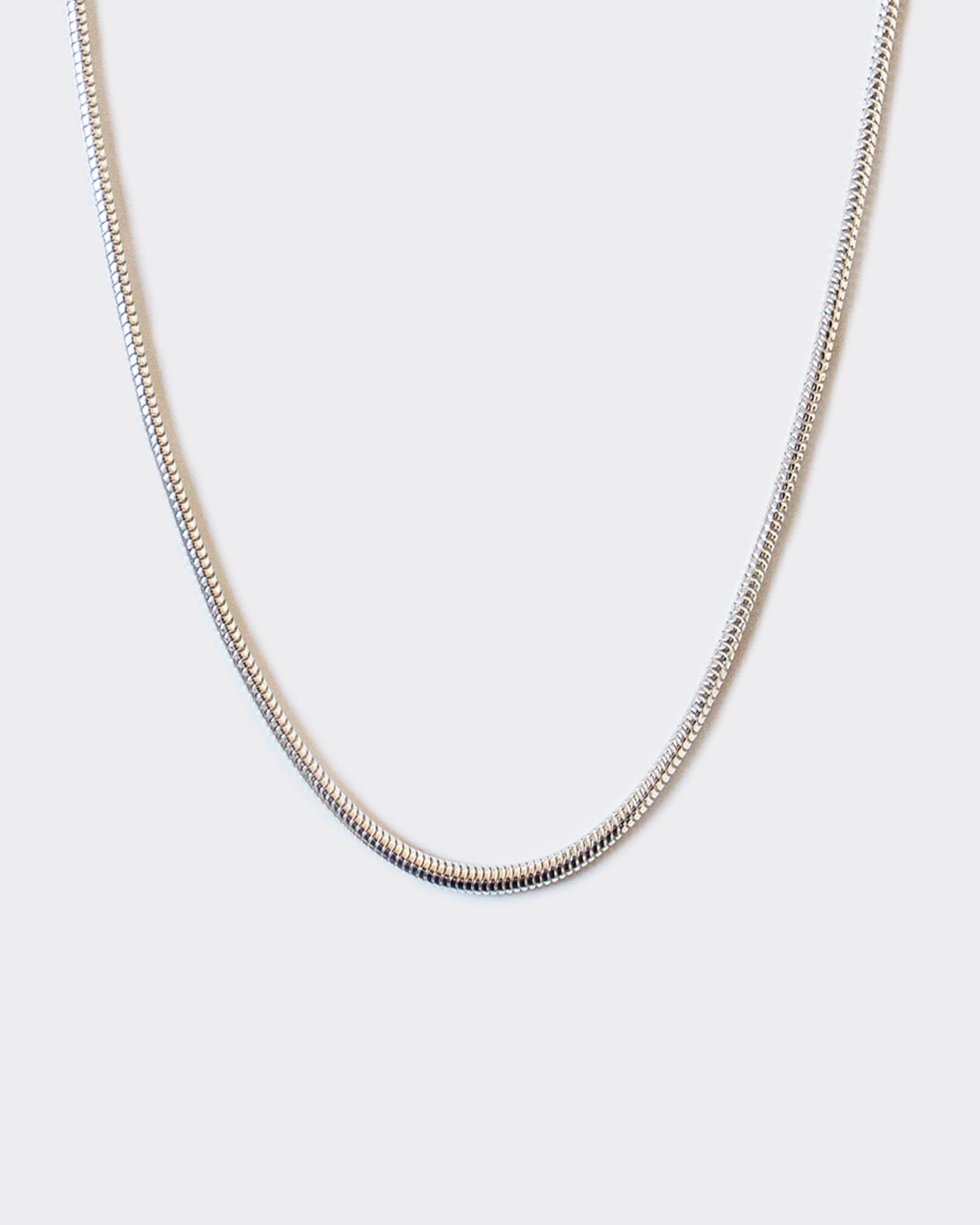 The Mamba necklace is a unisex chain made of 925 sterling silver. The chain is handcrafted in Italy and made for both men and women.