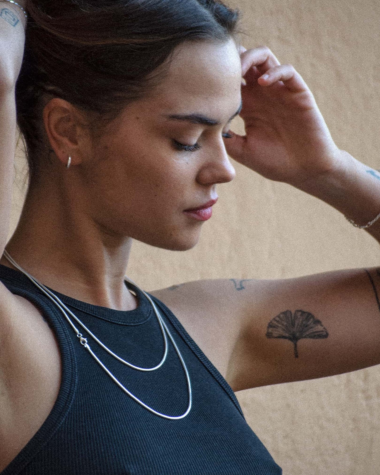 The Mamba necklace is a unisex chain made of 925 sterling silver. The chain is handcrafted in Italy and made for both men and women.