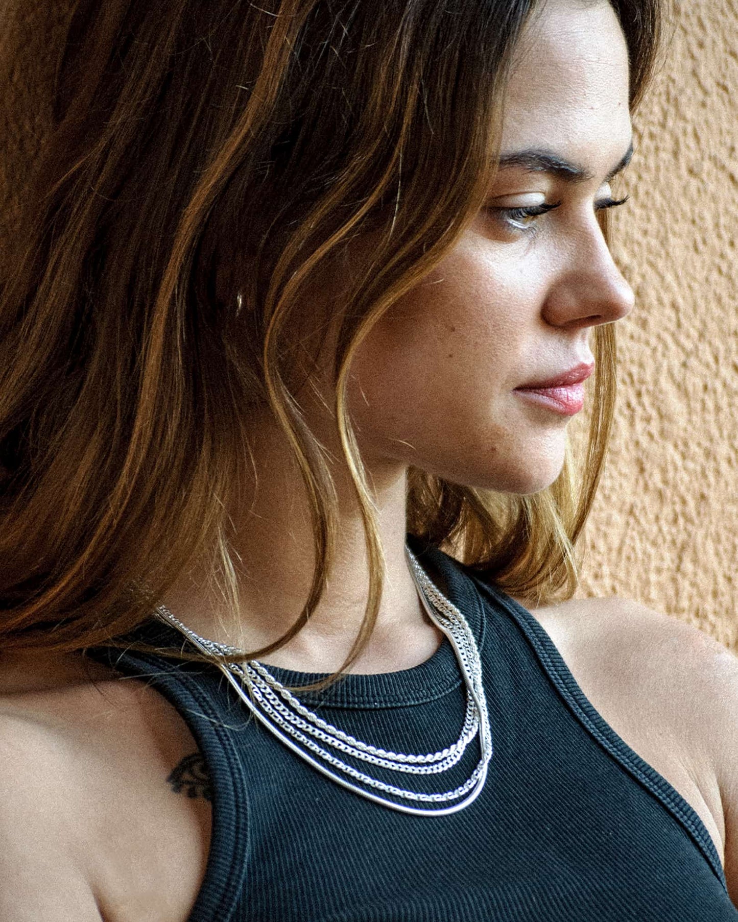 The Mamba necklace is a unisex chain made of 925 sterling silver. The chain is handcrafted in Italy and made for both men and women.