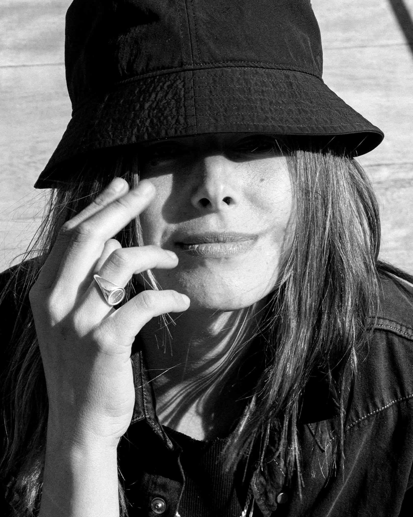 Atelier Domingo's Original silver ring is made in Spain. This unisex ring is for both men and women. This jewelry is made of a high-quality 925 Sterling silver plating. A timeless ring for both men and women.