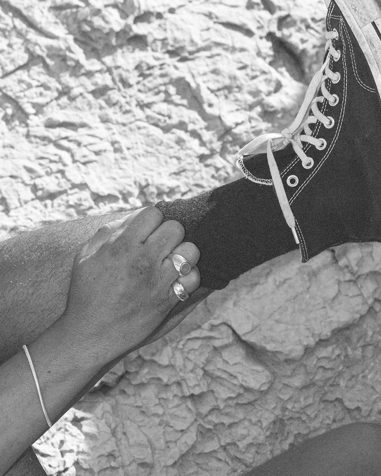 Atelier Domingo's Original silver ring is made in Spain. This unisex ring is for both men and women. This jewelry is made of a high-quality 925 Sterling silver plating. A timeless ring for both men and women.