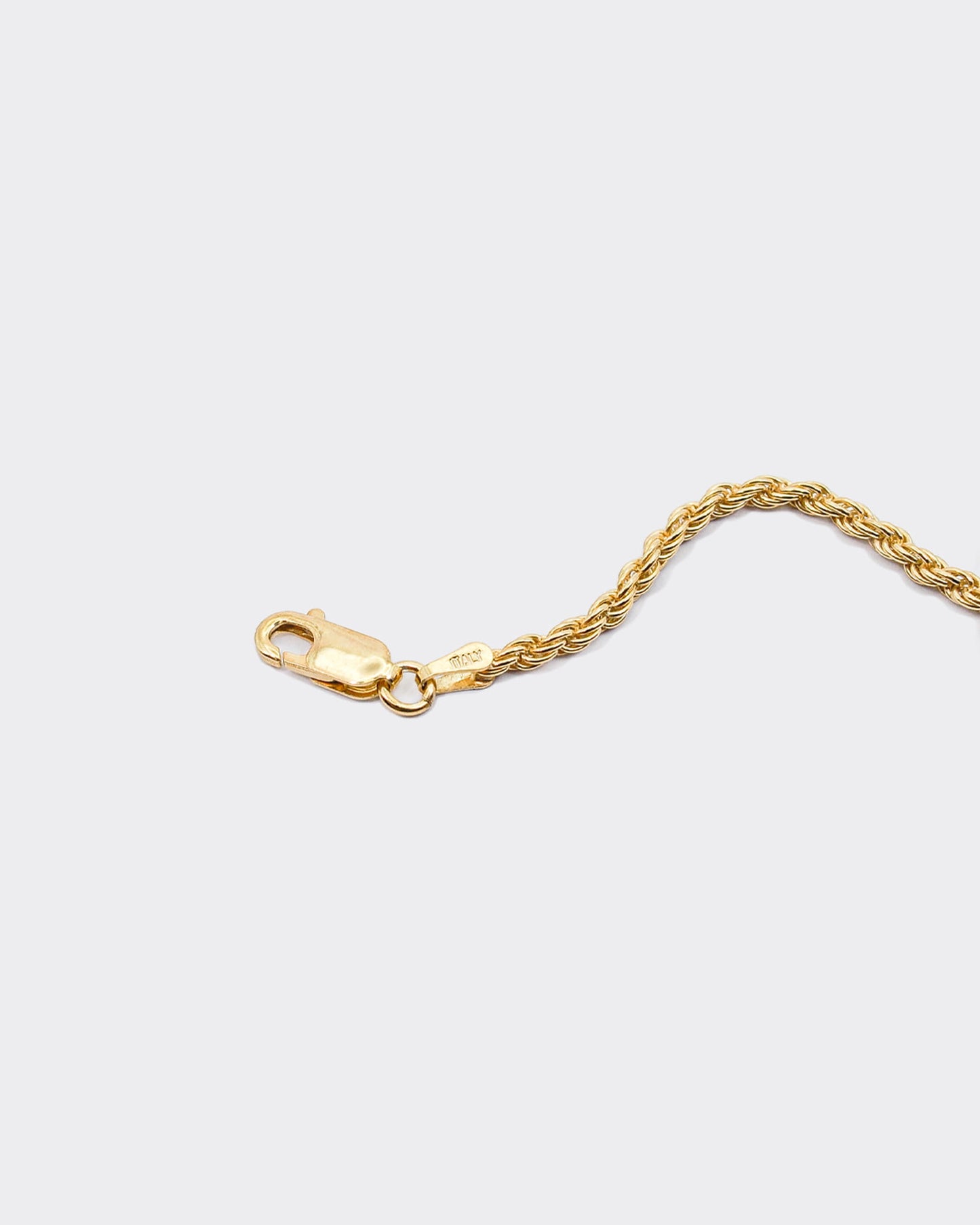 The Rope bracelet is an elegant and unisex piece of jewelry, crafted in Italy and made of 925 Sterling Silver with a high-quality 18 karat gold plating. Every jewelry is designed by Atelier Domingo's in France and is made to be worn by both men and women.