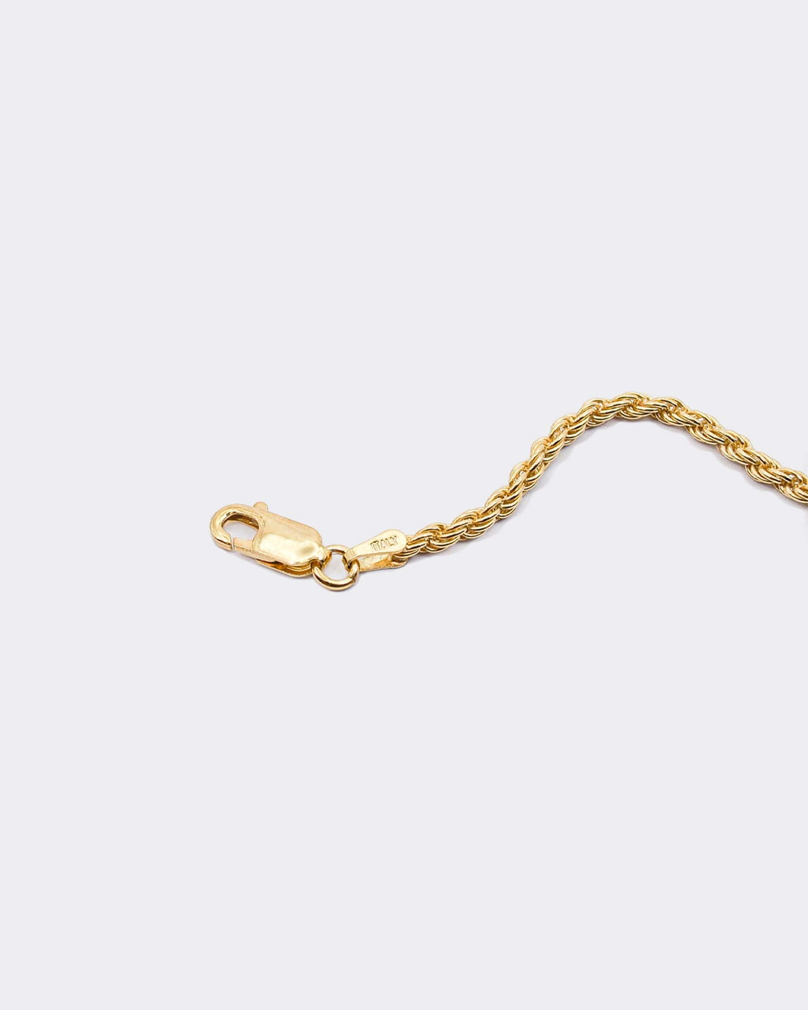 The Rope bracelet is an elegant and unisex piece of jewelry, crafted in Italy and made of 925 Sterling Silver with a high-quality 18 karat gold plating. Every jewelry is designed by Atelier Domingo's in France and is made to be worn by both men and women.