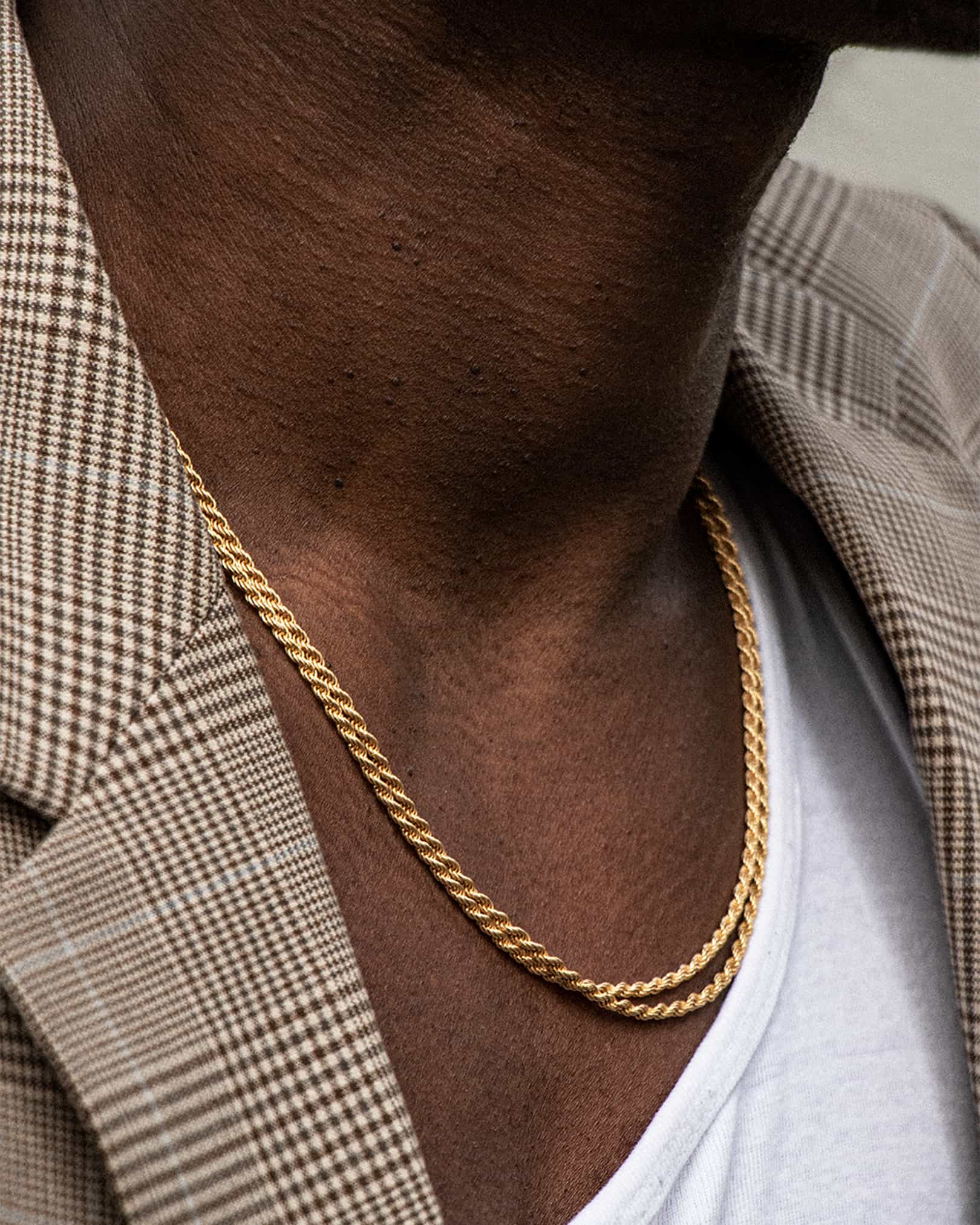 The Rope Chain is an elegant and unisex piece of jewelry, crafted in Italy and made of 925 Sterling Silver with a high-quality 18 karat gold plating. Every jewelry is designed by Atelier Domingo's in France and is made to be worn by both men and women.