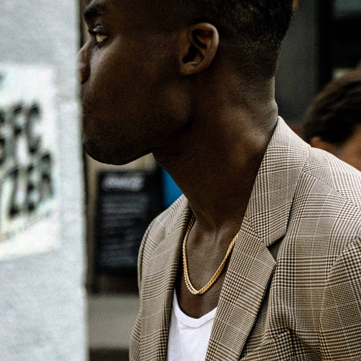 The Rope Chain is an elegant and unisex piece of jewelry, crafted in Italy and made of 925 Sterling Silver with a high-quality 18 karat gold plating. Every jewelry is designed by Atelier Domingo's in France and is made to be worn by both men and women.