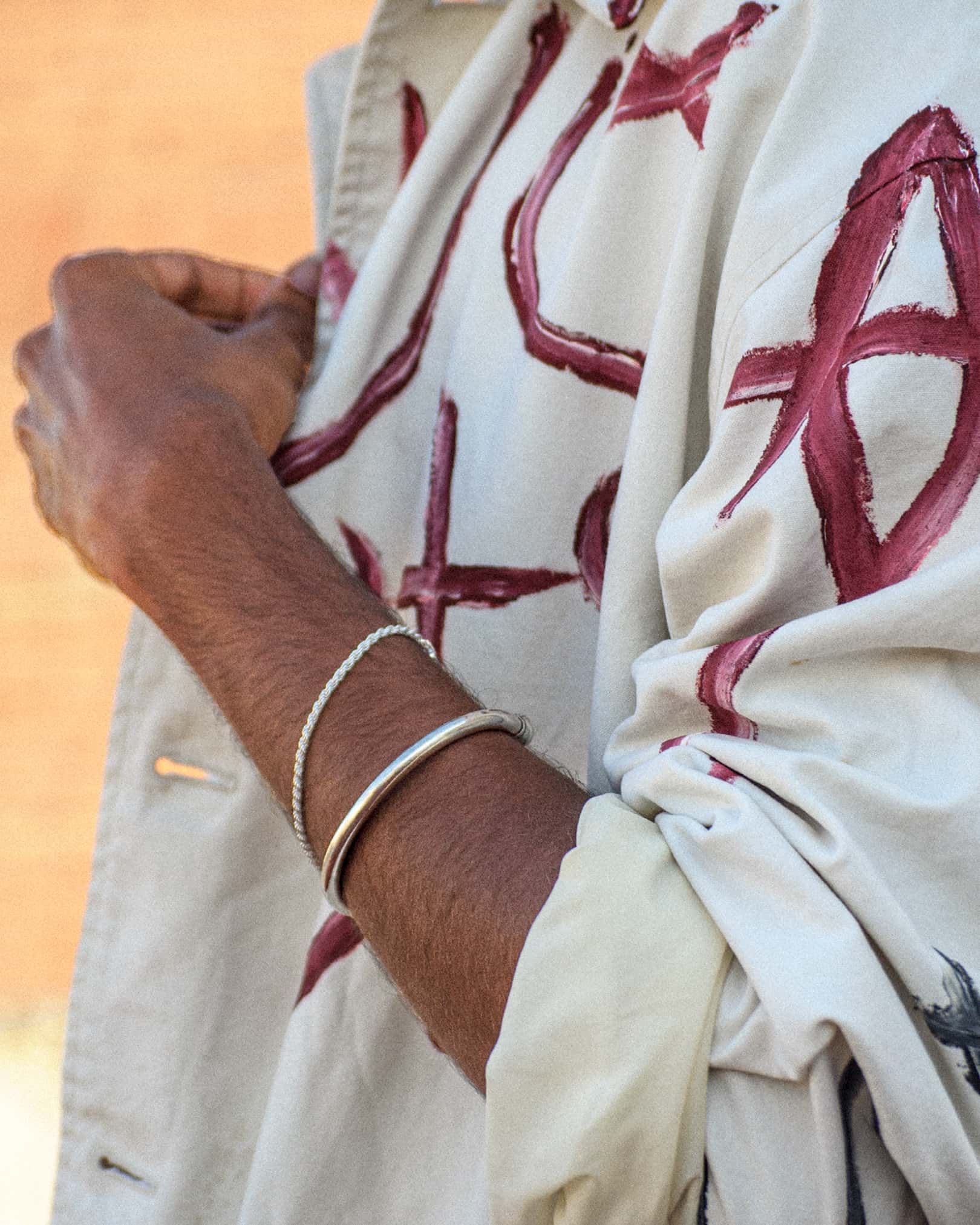 The Rope bracelet is an elegant and unisex piece of jewelry, crafted in Italy and made of 925 Sterling Silver. Every jewelry is designed by Atelier Domingo's in France and is made to be worn by both men and women.