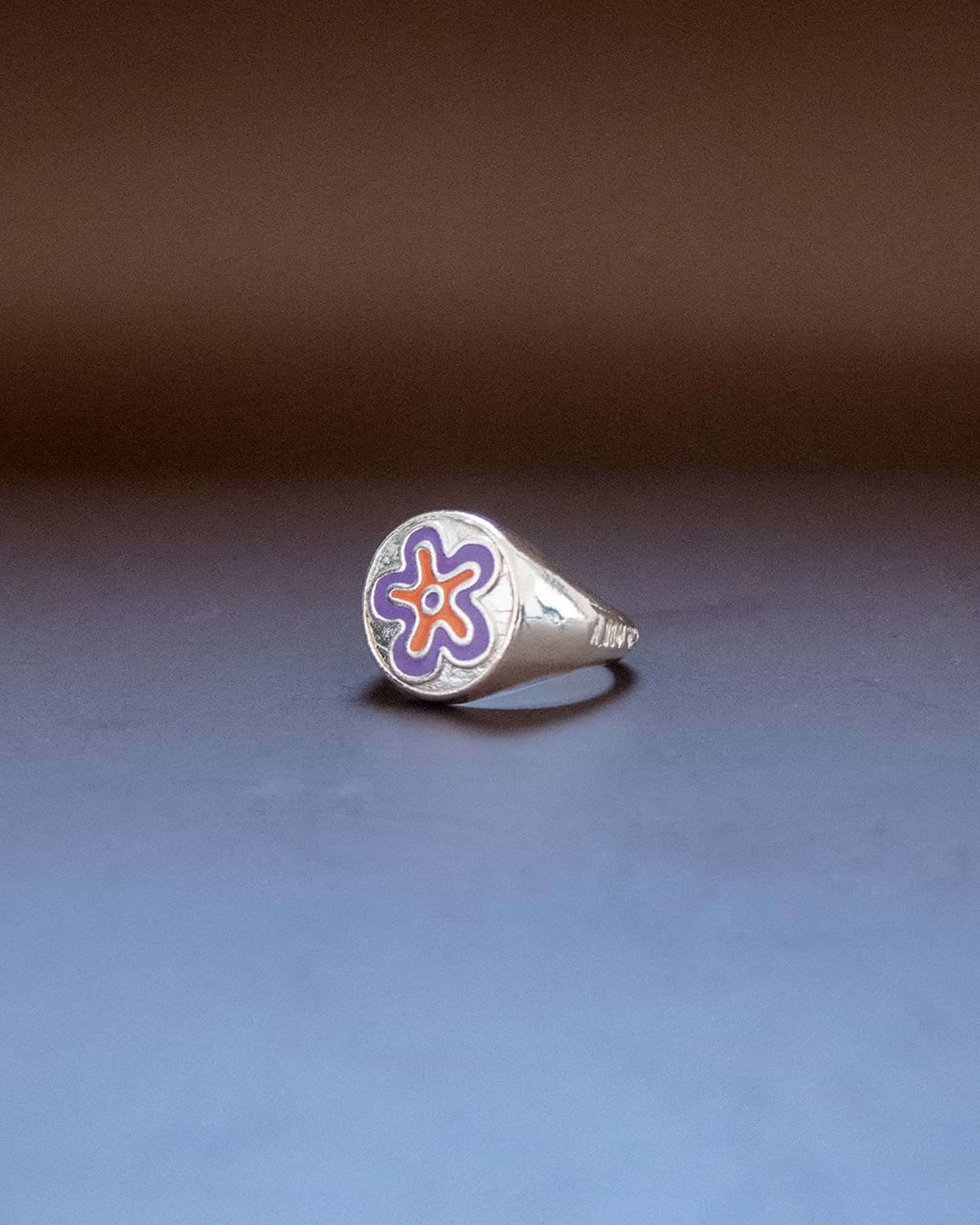 Atelier Domingo's Soul ring is our tribute to the hip-hop group De La Soul. This ring has been designed in France and is made for both men and women. This jewelry is made of a high-quality 925 Sterling silver plating.