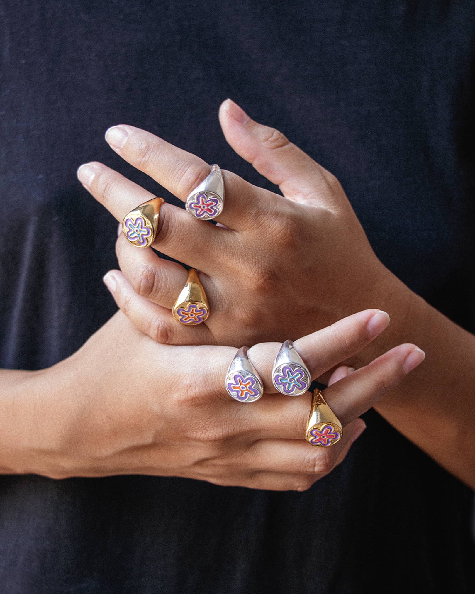 Atelier Domingo's Soul ring is our tribute to the hip-hop group De La Soul. This ring has been designed in France and is made for both men and women. This jewelry is made of a high-quality 24 karat gold plating.