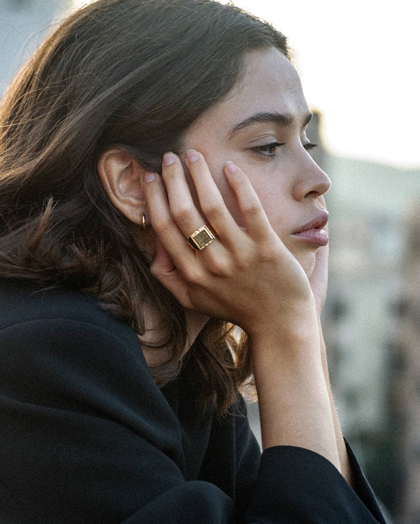 Atelier Domingo's Square ring is a promise of timeless elegance. This ring has been designed in France and is made in Spain, for both men and women. Handcrafted for a vintage finishing, this jewelry is made of a high-quality 24 karat gold plating.
