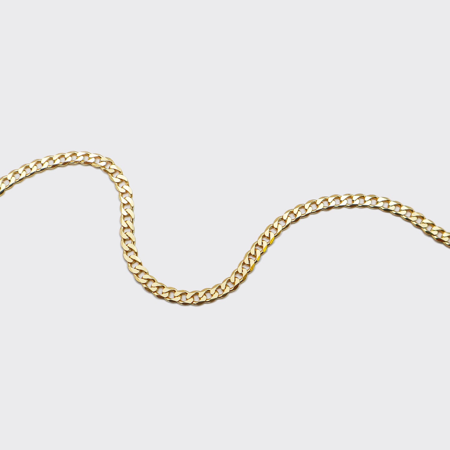 The Cuban Chain is an elegant and unisex piece of jewelry, crafted in Italy and made of 925 Sterling Silver with a high-quality 18 karat gold plating. Every jewelry is designed by Atelier Domingo's in France and is made to be worn by both men and women.