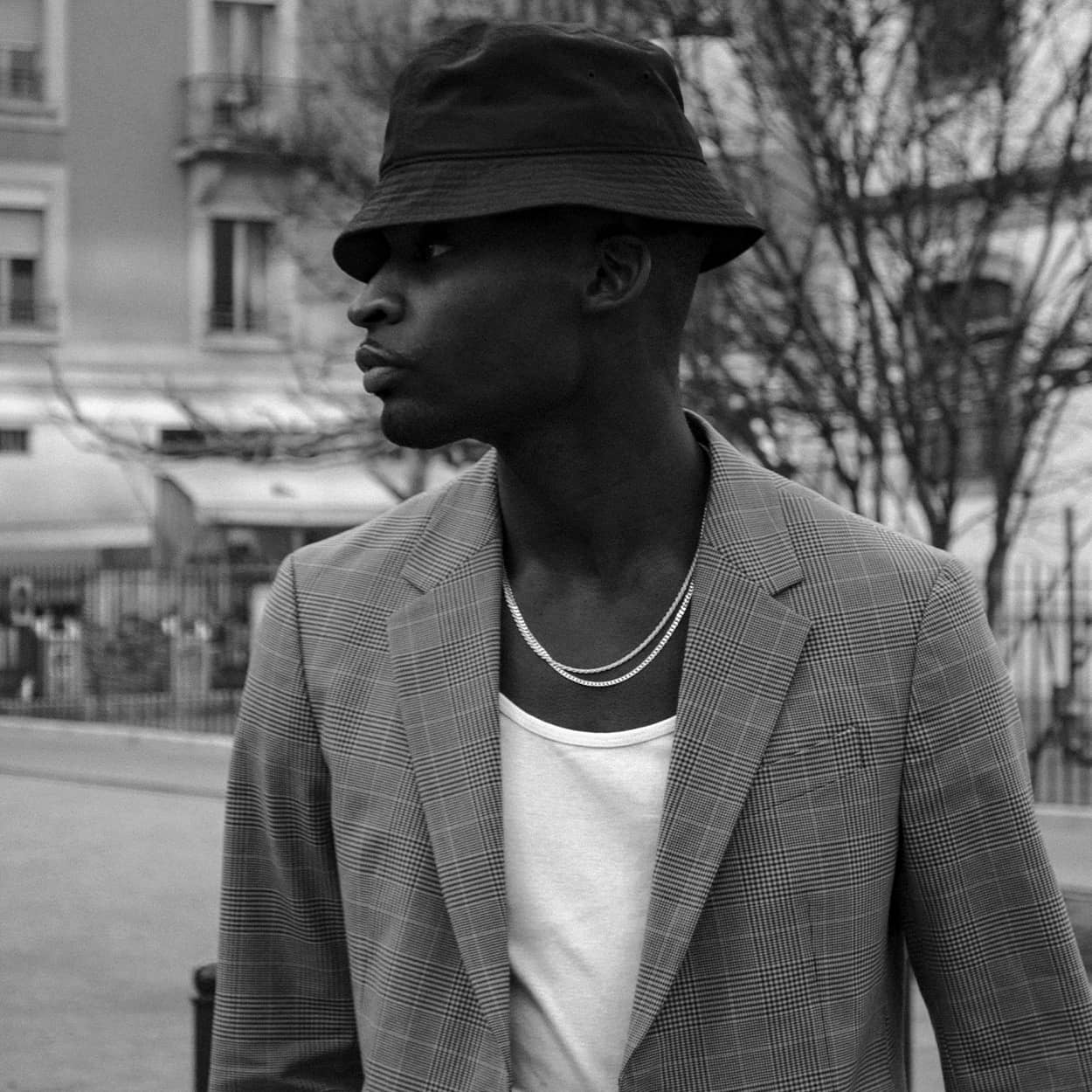 The Cuban chain is an elegant and unisex piece of jewelry, crafted in Italy and made of 925 Sterling Silver. Every jewelry is designed by Atelier Domingo's in France and is made to be worn by both men and women.