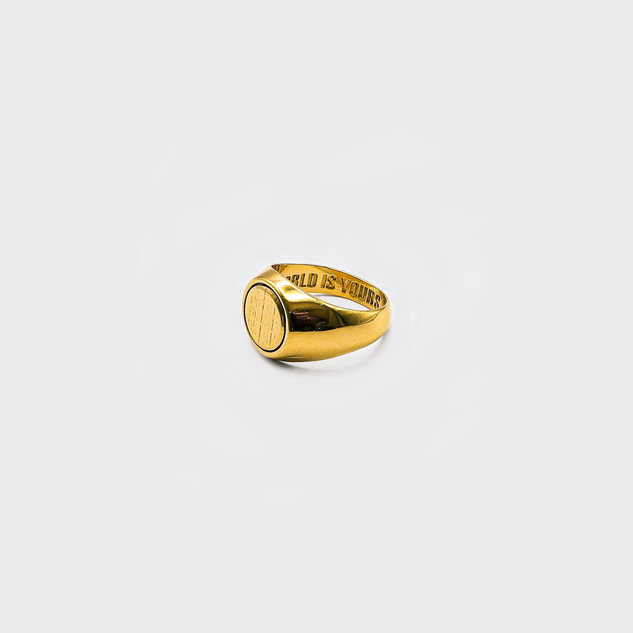 Atelier Domingo's Original gold ring is made in Spain. This unisex ring is for both men and women. This jewelry is made of a high-quality 24 karat gold plating. A timeless ring for both men and women.