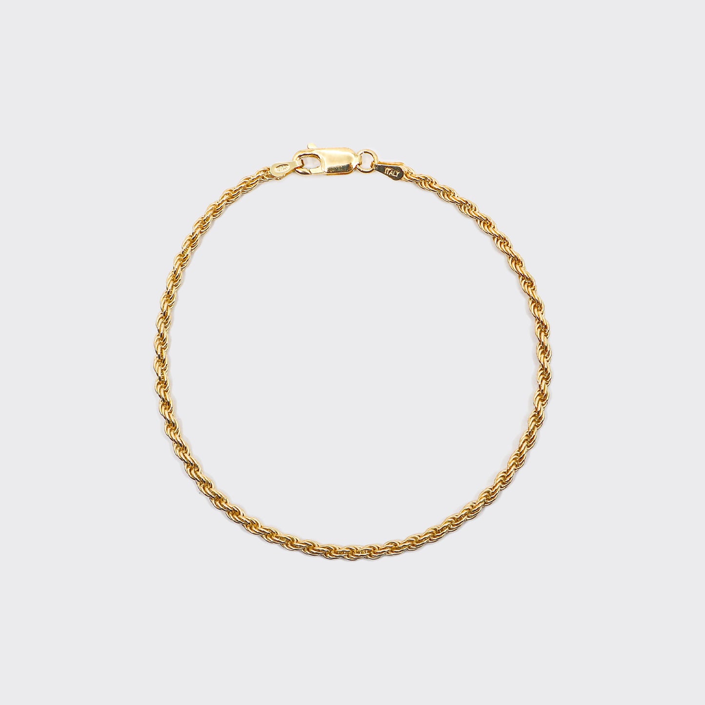 The Rope bracelet is an elegant and unisex piece of jewelry, crafted in Italy and made of 925 Sterling Silver with a high-quality 18 karat gold plating. Every jewelry is designed by Atelier Domingo's in France and is made to be worn by both men and women.