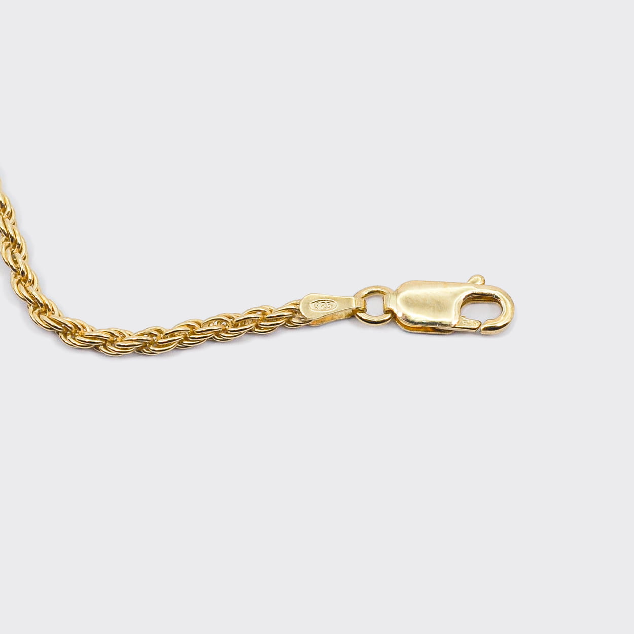 The Rope bracelet is an elegant and unisex piece of jewelry, crafted in Italy and made of 925 Sterling Silver with a high-quality 18 karat gold plating. Every jewelry is designed by Atelier Domingo's in France and is made to be worn by both men and women.