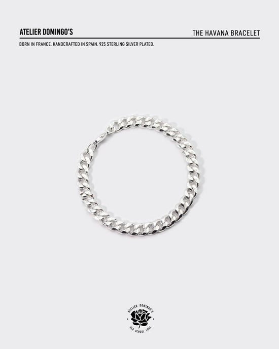 Atelier Domingo's Havana bracelet is unisex. This silver-plated bracelet takes its inspiration from the classic cuban chain links. It is timeless and for both men and women.