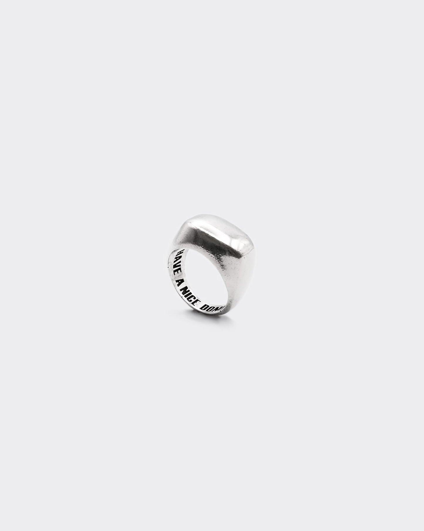 Atelier Domingo's Block silver ring is a tribute to New York block parties. This unisex ring is made in Spain. It is made of a high-quality 925 Sterling silver plating (10 microns). All our jewelry is unisex, made for both men and women.