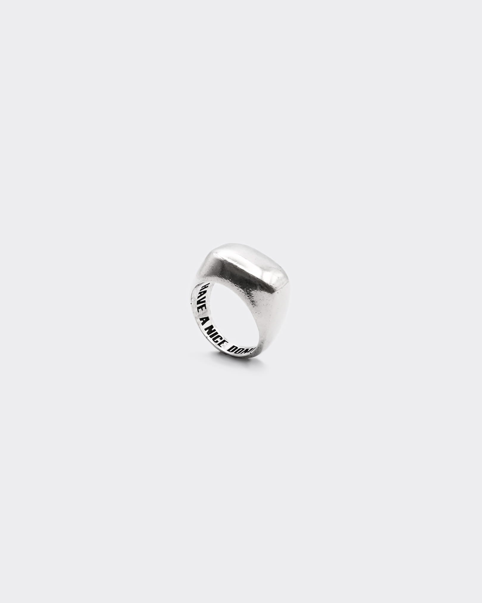 Atelier Domingo's Block silver ring is a tribute to New York block parties. This unisex ring is made in Spain. It is made of a high-quality 925 Sterling silver plating (10 microns). All our jewelry is unisex, made for both men and women.