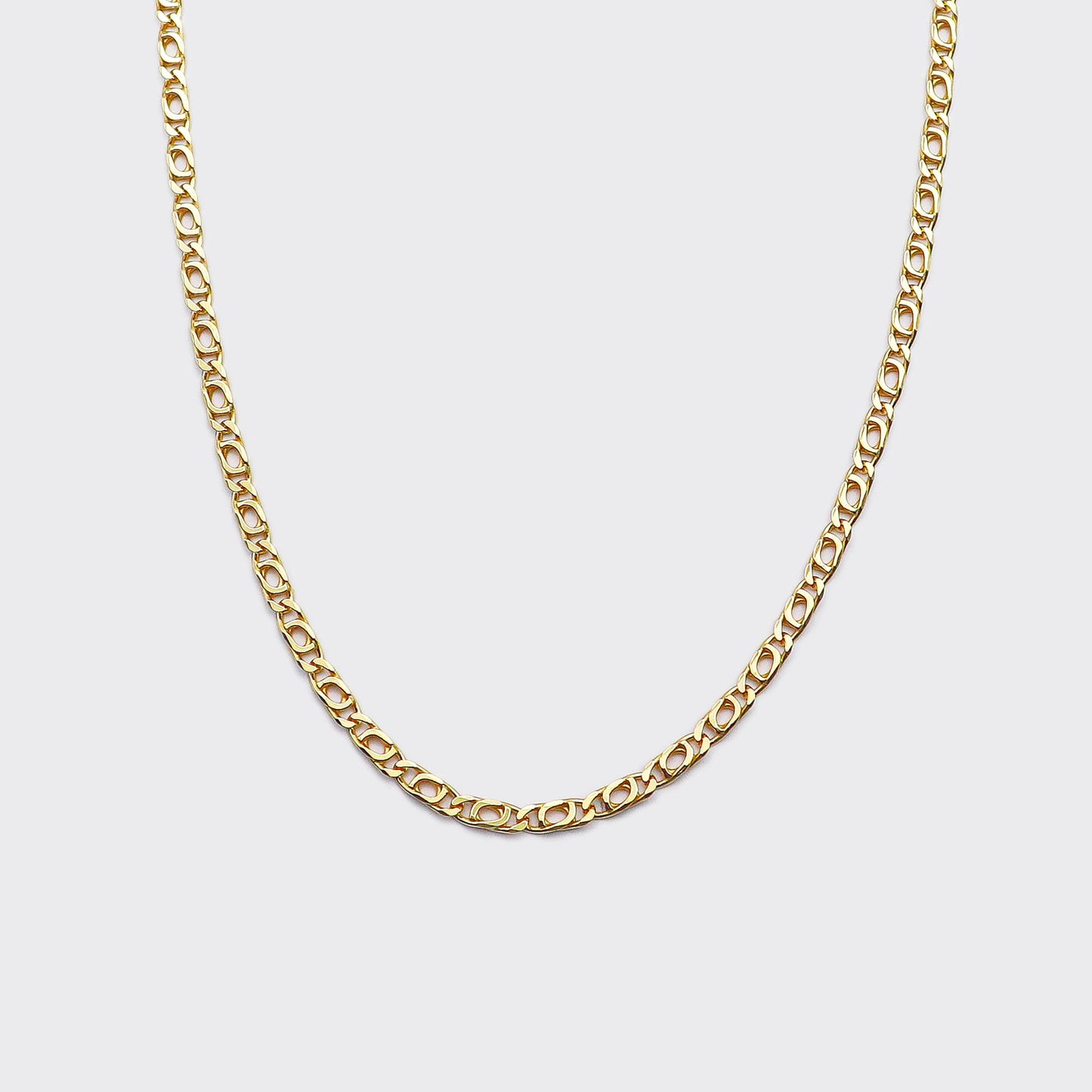 The Cartridge Chain is an elegant and unisex piece of jewelry, crafted in Italy and made of 925 Sterling Silver with a high-quality 18 karat gold plating. Every jewelry is designed by Atelier Domingo's in France and is made to be worn by both men and women.