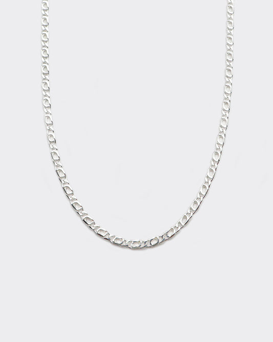 The Cartridge chain is an elegant and unisex piece of jewelry, crafted in Italy and made of 925 Sterling Silver. Every jewelry is designed by Atelier Domingo's in France and is made to be worn by both men and women.