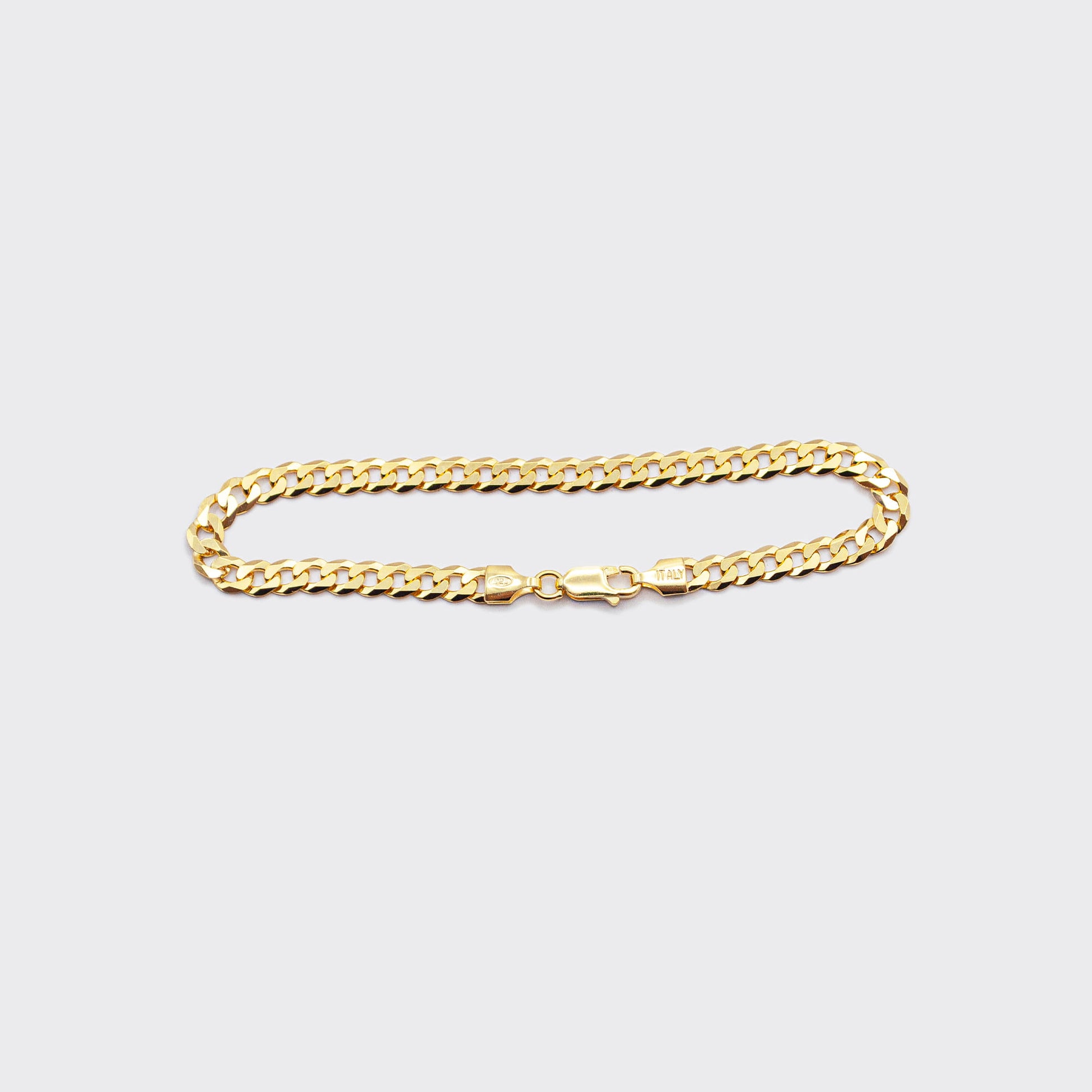 The Cuban bracelet is made of 925 sterling silver, covered with 18K gold. The bracelet is handcrafted in Italy and made for both men and women.