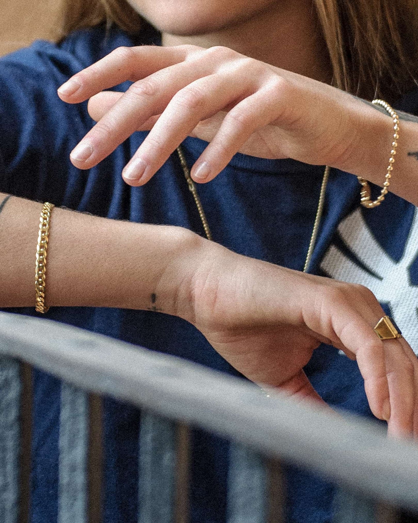 The Cuban bracelet is made of 925 sterling silver, covered with 18K gold. The bracelet is handcrafted in Italy and made for both men and women.