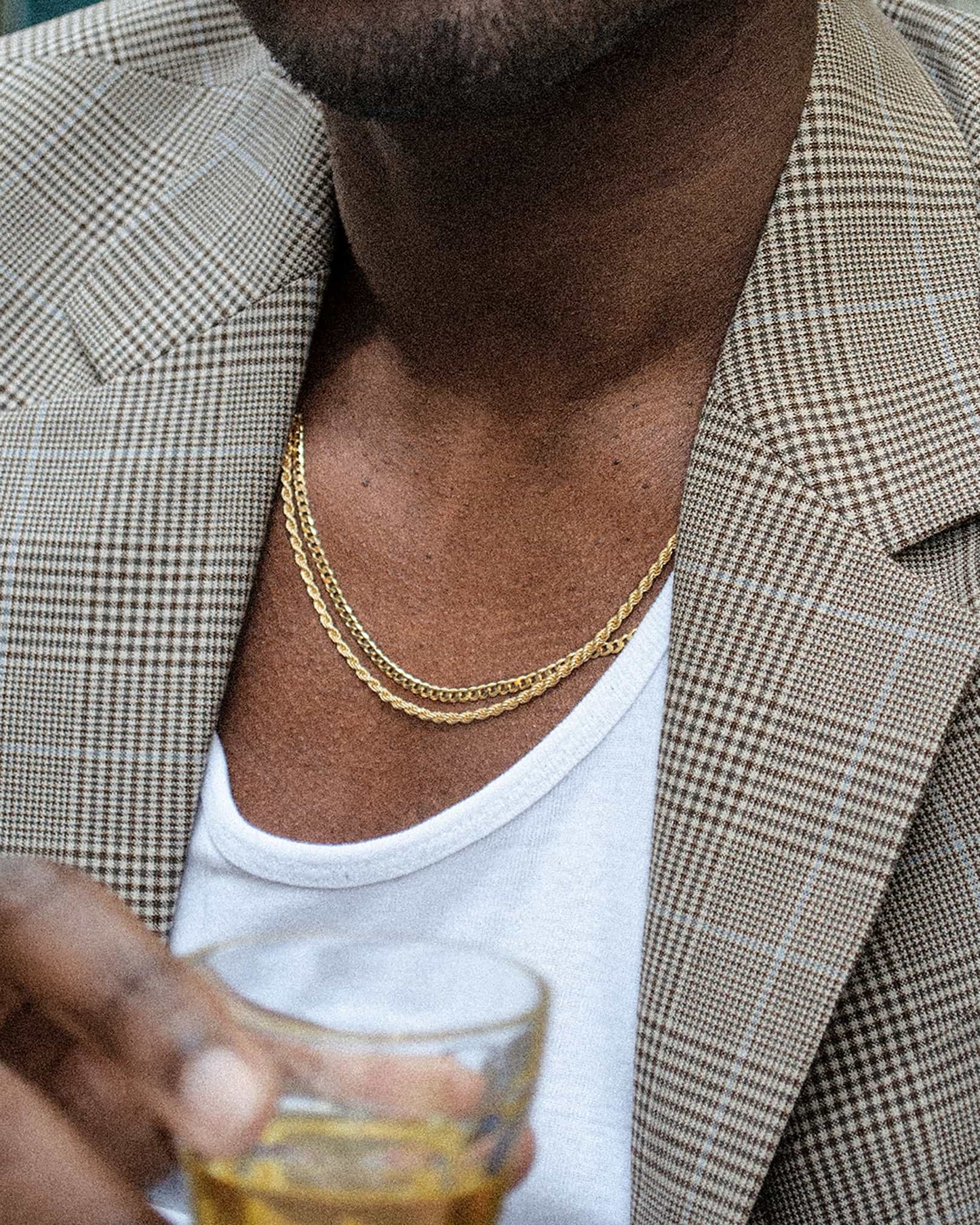 The Cuban Chain is an elegant and unisex piece of jewelry, crafted in Italy and made of 925 Sterling Silver with a high-quality 18 karat gold plating. Every jewelry is designed by Atelier Domingo's in France and is made to be worn by both men and women.