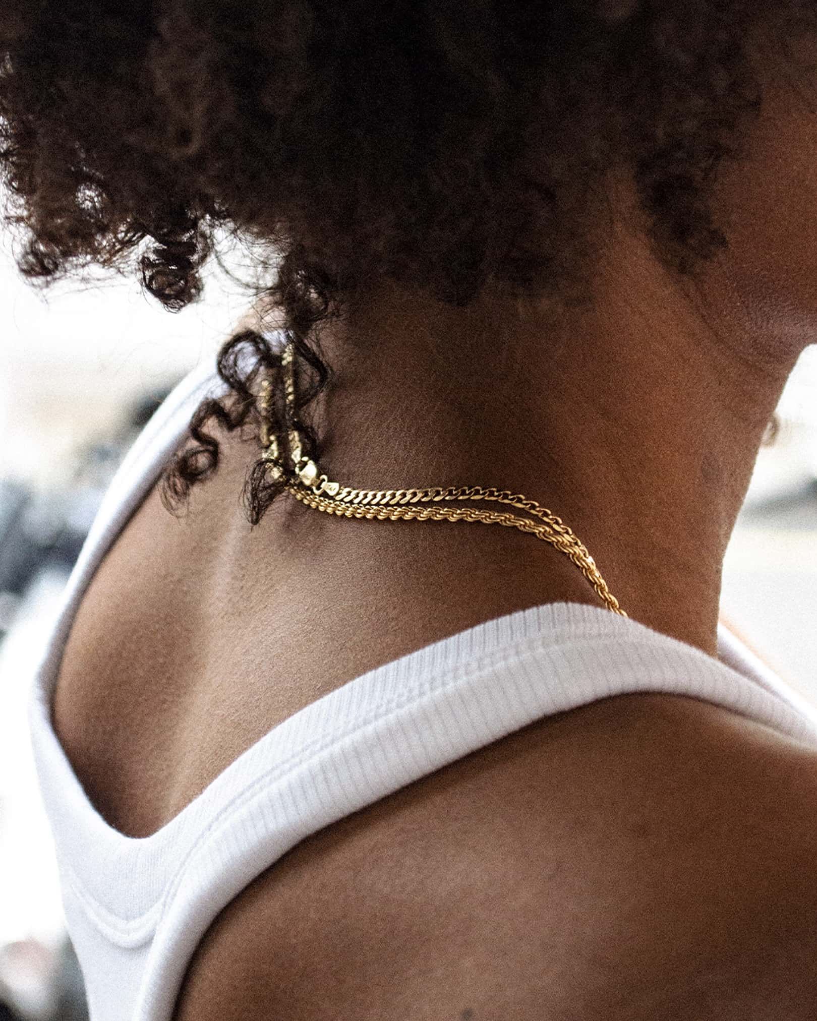 The Cuban Chain is an elegant and unisex piece of jewelry, crafted in Italy and made of 925 Sterling Silver with a high-quality 18 karat gold plating. Every jewelry is designed by Atelier Domingo's in France and is made to be worn by both men and women.