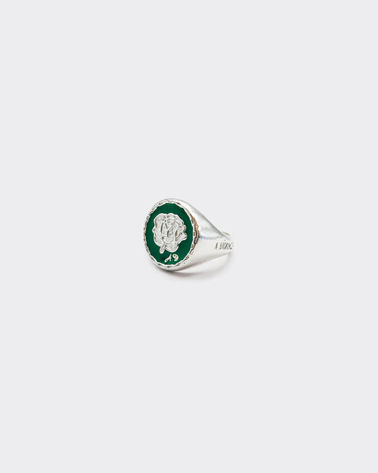 Atelier Domingo's Do's ring is our tribute to the family signet ring. This ring has been designed in France and is made for both men and women. This jewelry is made of a high-quality 925 Sterling silver plating.