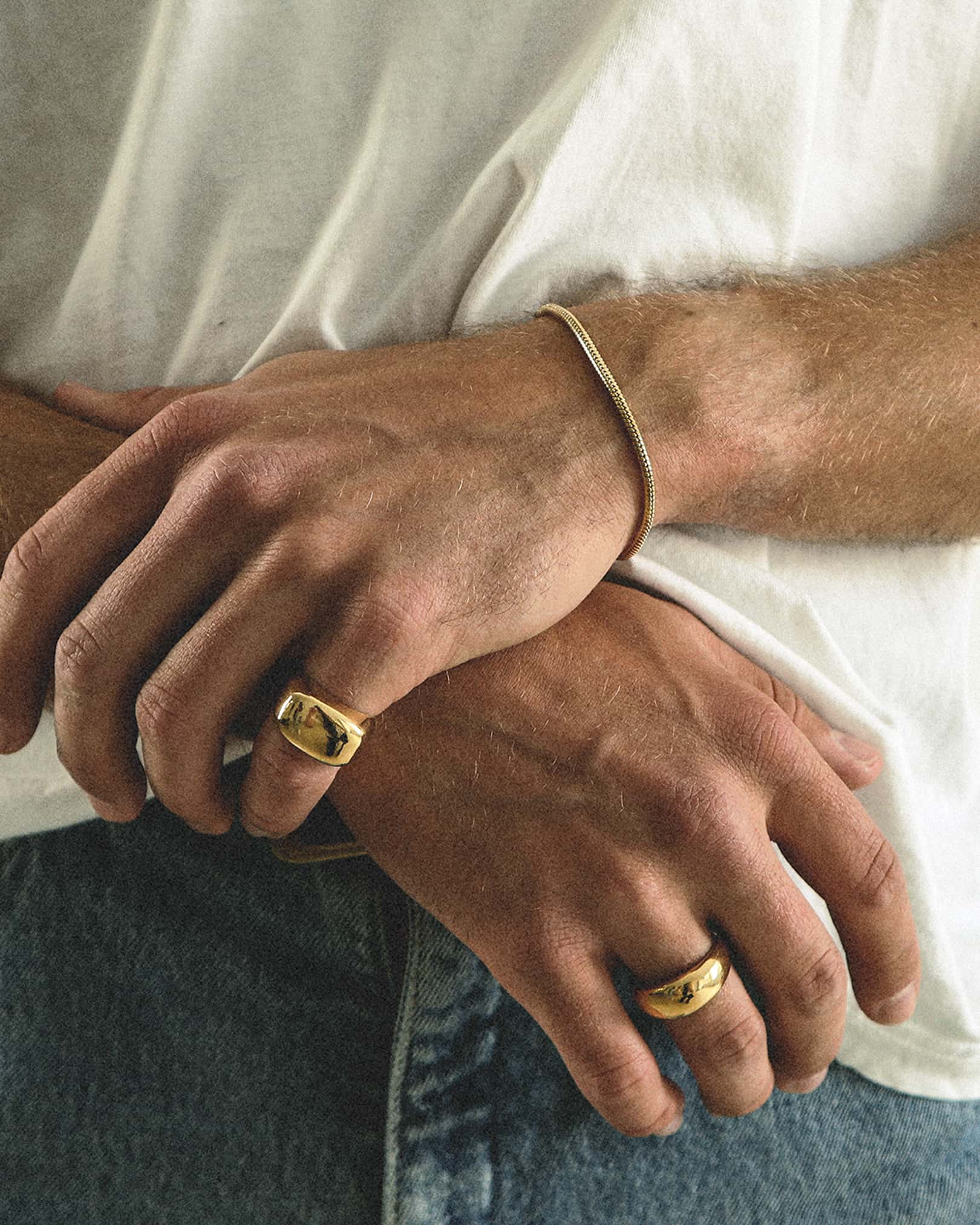 Atelier Domingo's Mamba gold bracelet is made of solid 925 Sterling silver with a high-quality 18 karat gold plating. This unisex bracelet is the classic snake chain. This jewelry is made in Italy and designed to be a bracelet for both men and women.