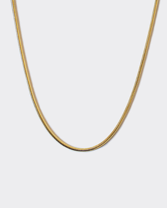 The Mamba necklace is made of 925 sterling silver, covered with 18K gold. The chain is handcrafted in Italy and made for both men and women.