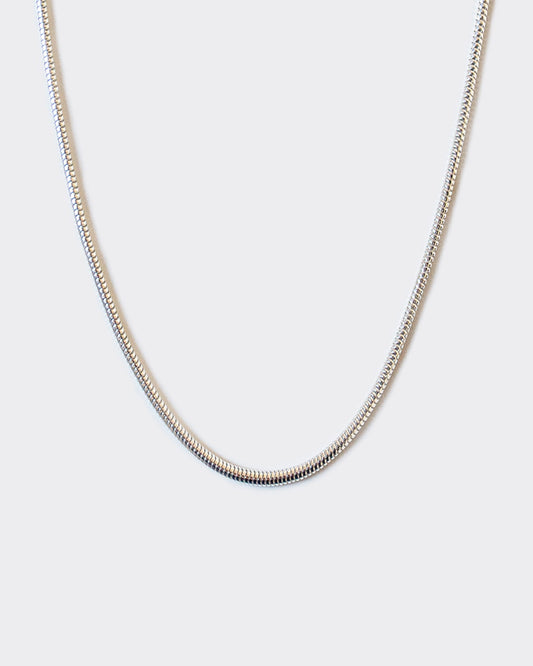 The Mamba necklace is a unisex chain made of 925 sterling silver. The chain is handcrafted in Italy and made for both men and women.