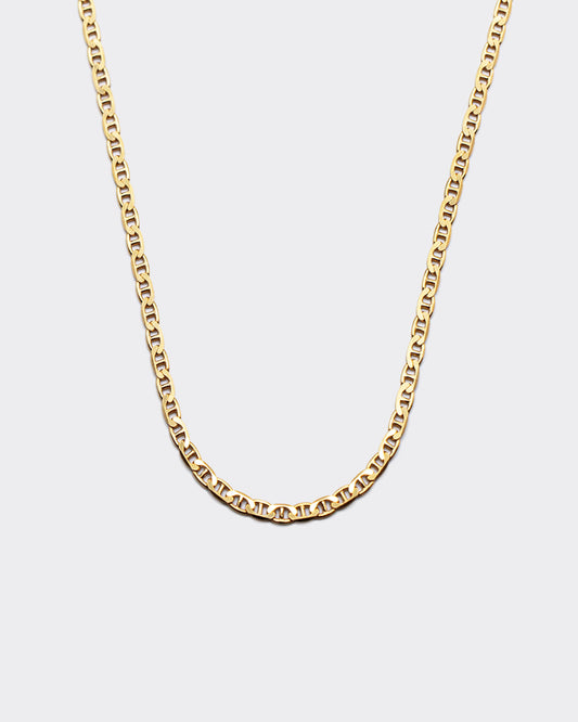 The Marina chain is a unisex necklace made of 925 sterling silver with a thick 18 karat gold plating and crafted in Italy. It is inspired by the nautical knots and maritime elegance of the Mediterranean coast.