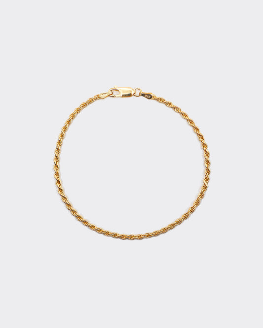 The Rope bracelet is an elegant and unisex piece of jewelry, crafted in Italy and made of 925 Sterling Silver with a high-quality 18 karat gold plating. Every jewelry is designed by Atelier Domingo's in France and is made to be worn by both men and women.