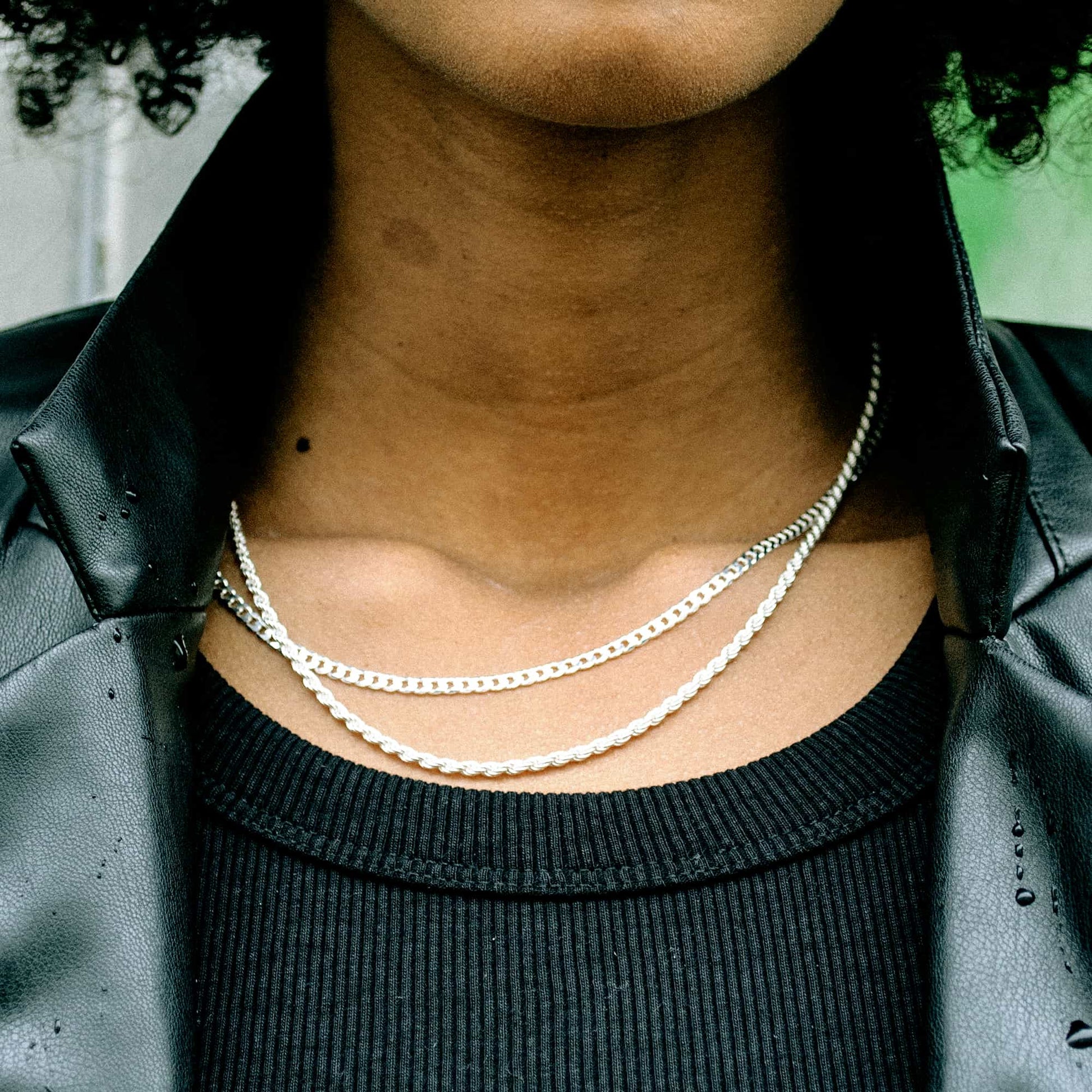 The Rope chain is an elegant and unisex piece of jewelry, crafted in Italy and made of 925 Sterling Silver. Every jewelry is designed by Atelier Domingo's in France and is made to be worn by both men and women.
