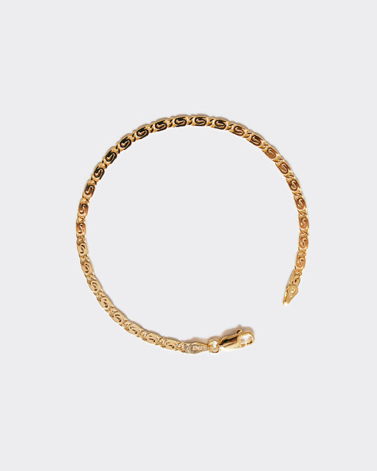 The Snail bracelet - a bold expression of heritage and rhythm, handcrafted in Italy from 925 sterling silver. 