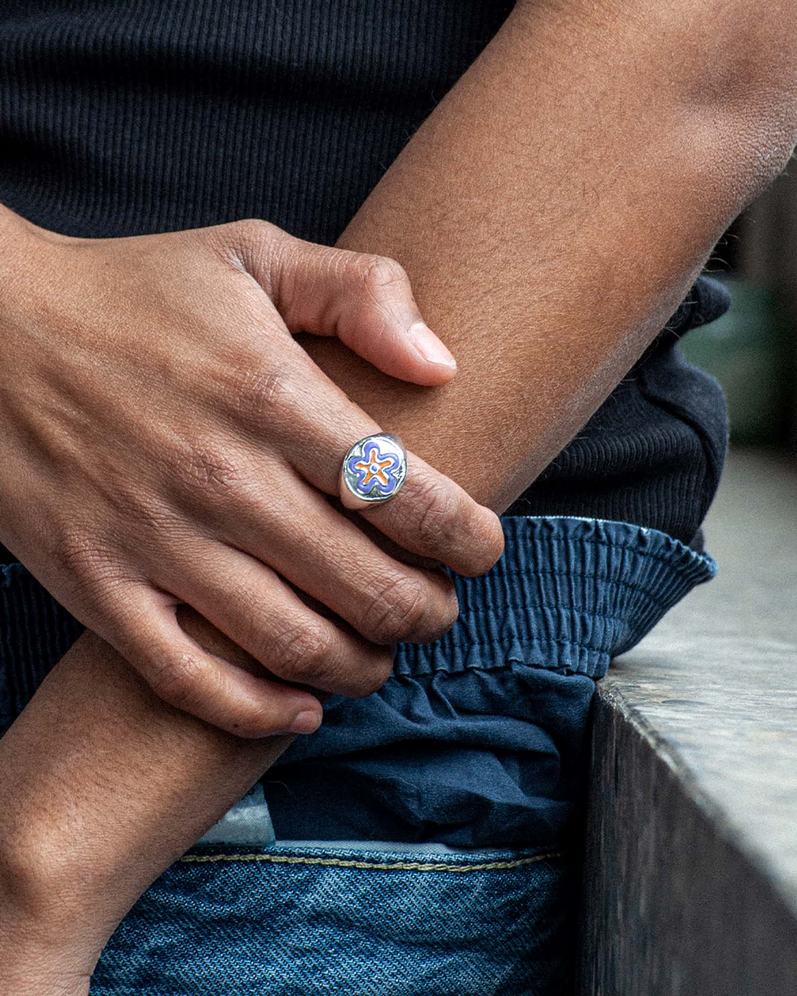 Atelier Domingo's Soul ring is our tribute to the hip-hop group De La Soul. This ring has been designed in France and is made for both men and women. This jewelry is made of a high-quality 925 Sterling silver plating.