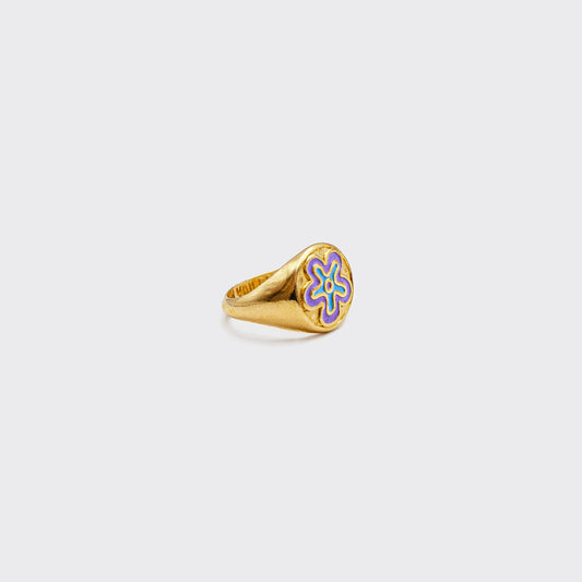 Atelier Domingo's Soul ring is our tribute to the hip-hop group De La Soul. This ring has been designed in France and is made for both men and women. This jewelry is made of a high-quality 24 karat gold plating.