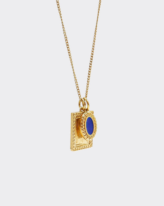 Atelier Domingo's Wallace necklace is a tribute to Christopher Wallace, a.k.a The Notorious B.I.G. Made in Spain, this jewelry is designed to be unisex, for both men and women. The pendant is made of a high-quality 24 karat gold plating. The cuban chain is made of solid 925 Sterling silver with a high-quality 18 karat gold plating.