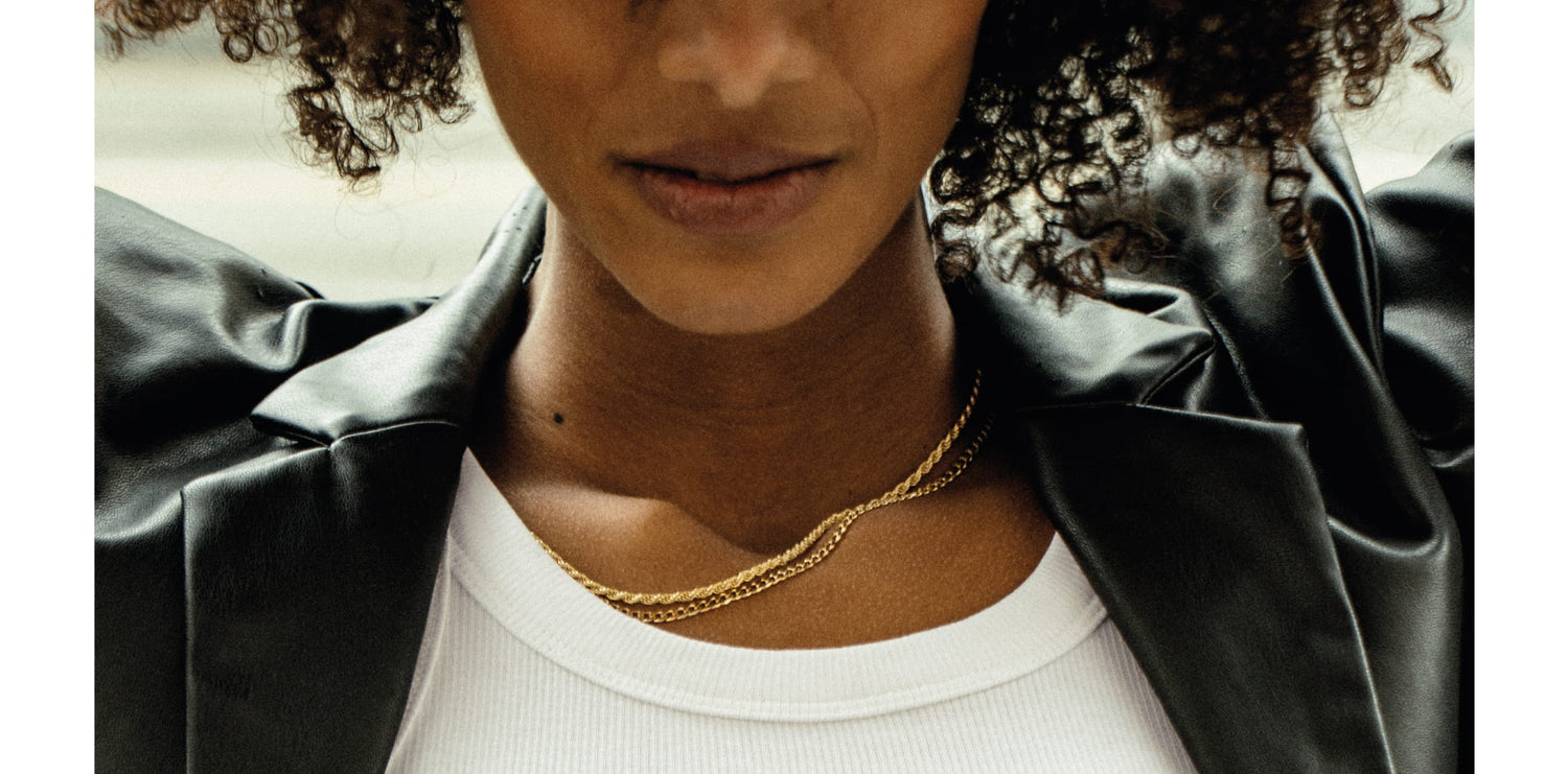 Lamia for Atelier Domingo's, wearing our unisex chain collection. Made of 925 sterling silver, this collection has been designed in France and crafted in Italy.