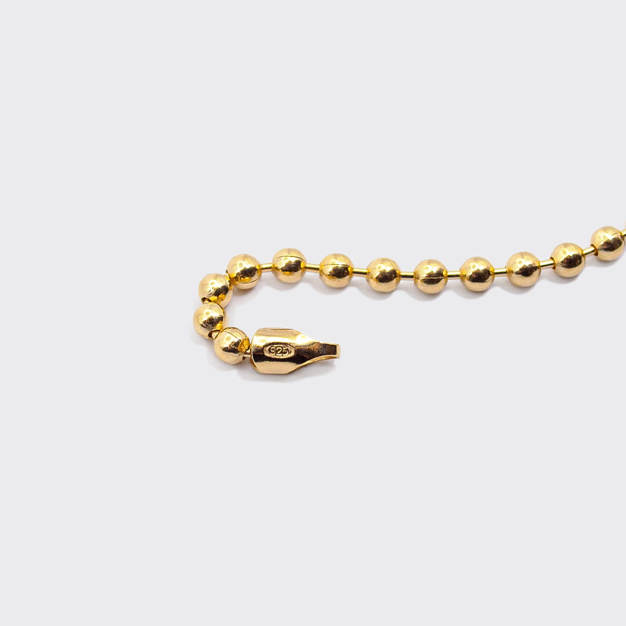 The beads bracelet is an elegant and unisex piece of jewelry, crafted in Italy and made of 925 Sterling Silver with a high-quality 18 karat gold plating. Every jewelry is designed by Atelier Domingo's in France and is made to be worn by both men and women.